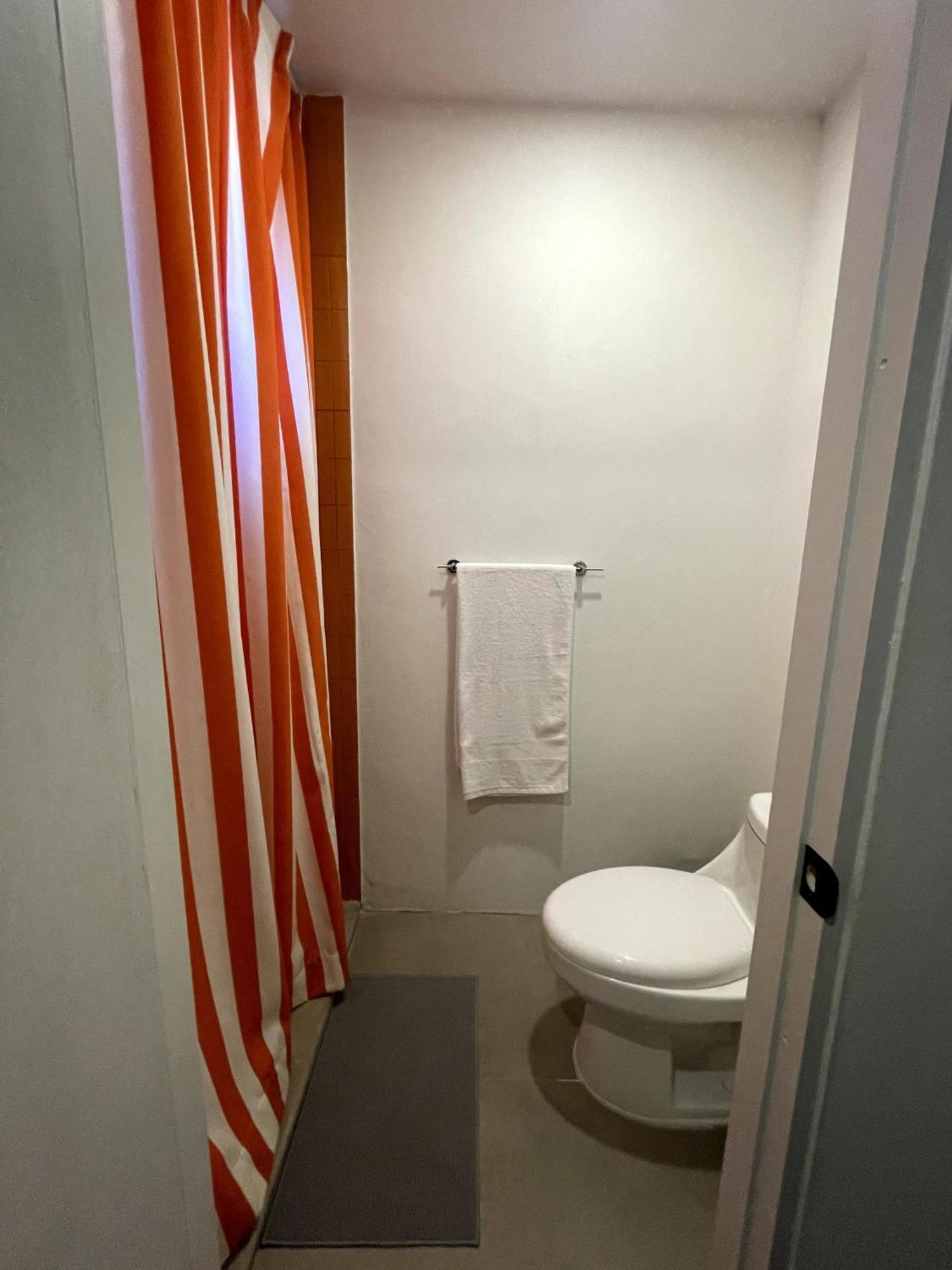 Nina'S - Juan Santamaria Hotel Alajuela Eksteriør billede