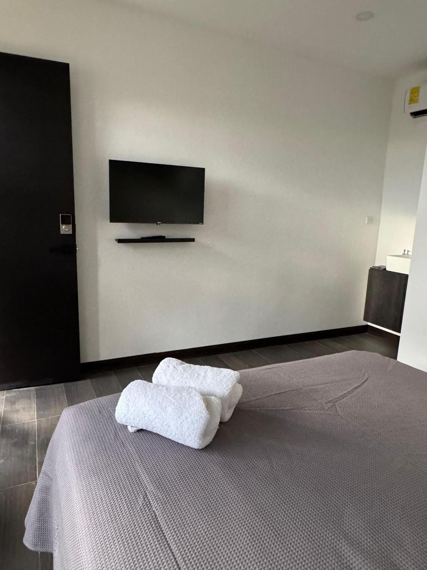 Nina'S - Juan Santamaria Hotel Alajuela Eksteriør billede